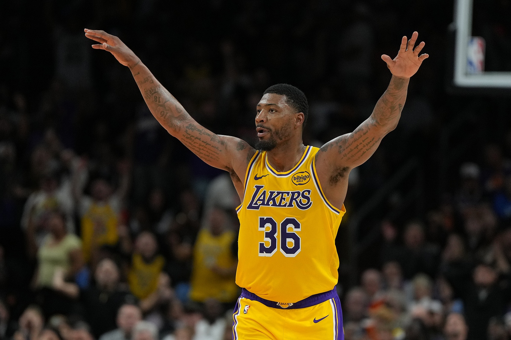 kaiyun-季后赛与杜兰特交手是什么感觉？斯玛特：非常残酷